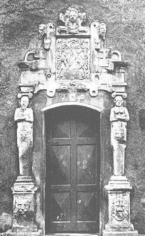 Portal mit Relief des Herzog Albrecht