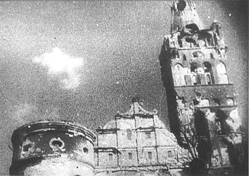 Nach der Sowjet-Sturm: zerstört und dennoch stehend