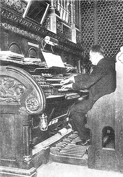 Walter Fisher at the organ of the Kaiser Wilhelm Ged&auml;chtniskirche in Berlin